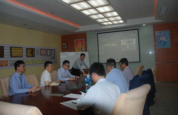 國內(nèi)某知名特檢機構(gòu)領(lǐng)導(dǎo)蒞臨亞泰光電參觀指導(dǎo)